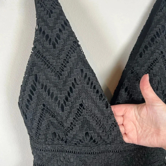 SUGAR+LIPS All My Love Women's Plunging Neck Lace Mini Dress  Black Pleats Small - Picture 7 of 13